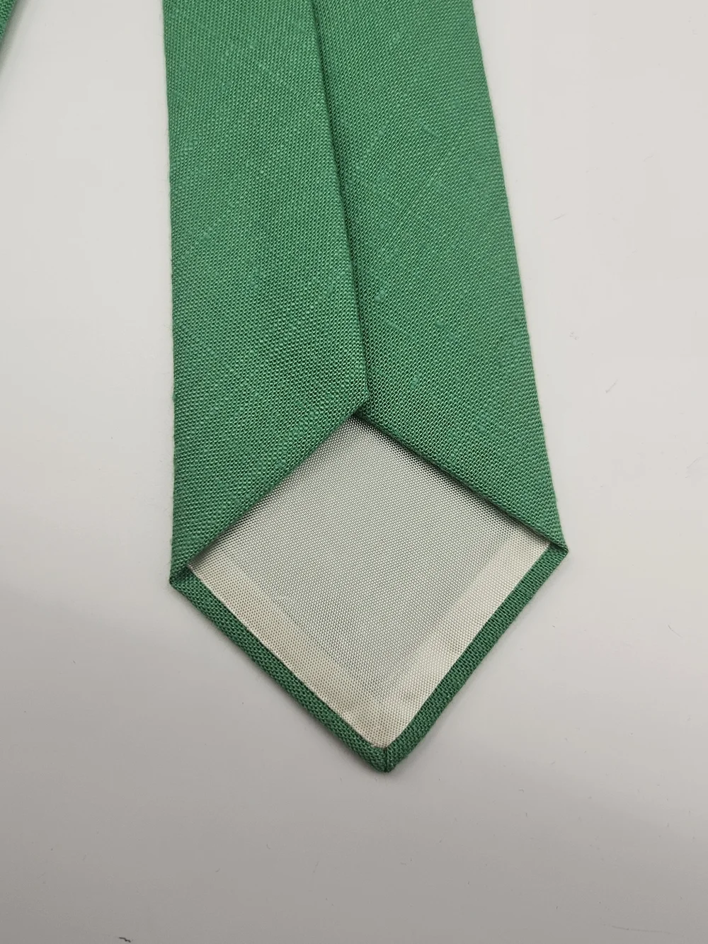 Men's Solid Kelly Green Textured Woven Tie Poly/Rayon Made By Alexander Corp.
